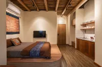 Amazing French VILLA/HK Lake/FREE Laundry