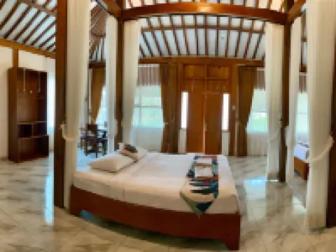 Kampoeng Joglo Ijen Hotels in Licin