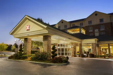 Hilton Garden Inn Charlotte/Mooresville Отели рядом с достопримечательностью «Trump National Golf Club Charlotte»