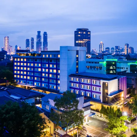 Mercure Jakarta Cikini Отели рядом с достопримечательностью «Посольство Египта»