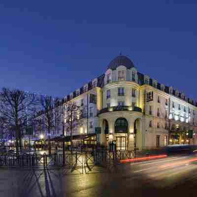 Hôtel l'Élysée Val d'Europe Hotel Exterior