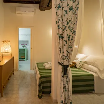 Picabon Apartment with AC Balcony Отели рядом с достопримечательностью «Пляж Феджина»