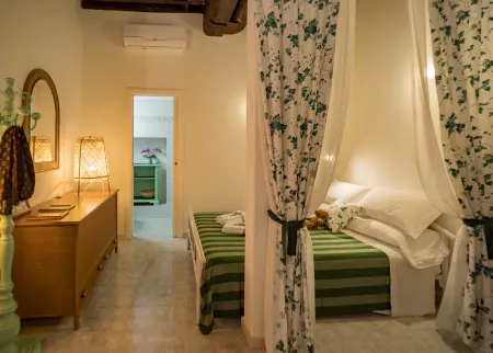 Picabon Apartment with AC Balcony Отели рядом с достопримечательностью «Monterosso public beach (Fegina)»