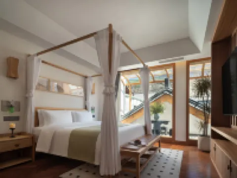 Far Hil Reflectsnow Hotel Hotels in Songpan