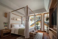 Far Hil Reflectsnow Hotel