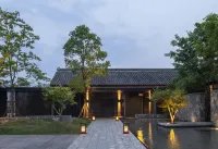 Chongqing Huafang Hotel Отели рядом с достопримечательностью «Музей Нейтрального Искусства Ло»