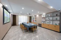 Zhaosu Chenyue Sunshine Hotel - parking