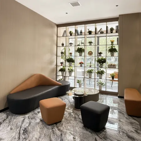 Urban Garden Hotel (Yili Kuytun Railway Station)
