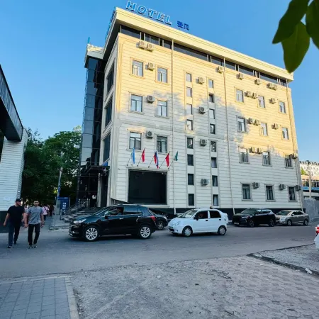 ABI Hotel Отели рядом с достопримечательностью «Свято-Успенский Кафедральный Собор»