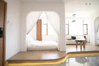 Sunny Artistry House · Borderless Village Residence (Airport Railway Station Store) Hotels near Yining Airport