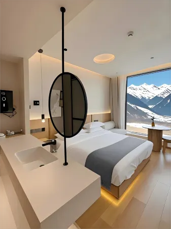 Yunxi Residence · Art Deco · Private Hot Spring Resort Hotel Отели рядом с достопримечательностью «Xinduqiao Town»