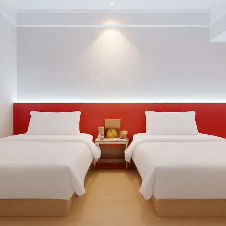 Yinchunhong Business Hotel