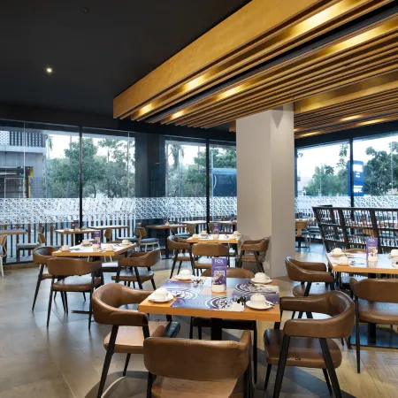 Fox Lite Hotel Cikarang
