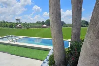 Tres Marias Farmhouse with Pool