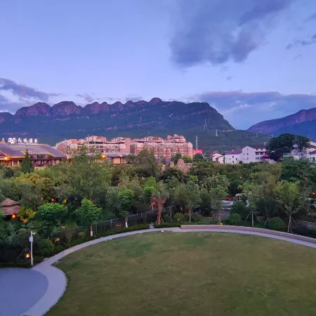 Guangyuan Jianmenguan Tianci Hot Spring Vacation Hotel