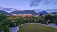 Guangyuan Jianmenguan Tianci Hot Spring Vacation Hotel - Bãi đậu xe
