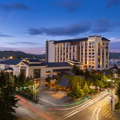 Shangri-La Resort 壇城広場周辺のホテル