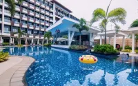 Poolside Escape Near Boracay’s Iconic Keyhole