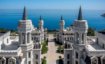 Yantai Yangma Island Seaview Castle Homestay (Huandao Road)