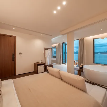 Yizhui Meet Lanyuan (Sansheng Island Heart Mansion Cafe)