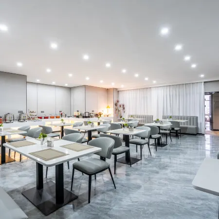 Yunshang Four Seasons Premium Oxygen Hotel (Potala Palace Branch)