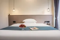 Nature Joy Hotel (Xingping Ancient Town, 20 RMB Attraction Area Store)