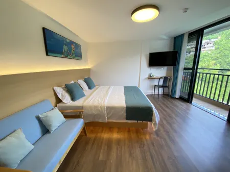 Xiyue·Linjiang Inn Отели рядом с достопримечательностью «Tusi Palace»