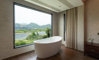 Floral Hotel·Yuedi Hotel (Tonglu OMG Heartbeat Paradise Branch)