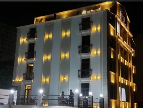 Royal Meridien Hotel Отели рядом с достопримечательностью «Баладжары»