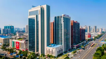 Changde Zeyun Hotel (high-speed railway station Branch) Отели рядом с достопримечательностью «Hunan Normal College for Childhood Education»