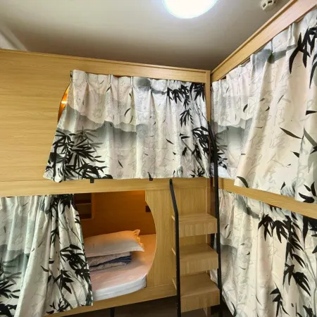 Capsule Youth Hostel (Linyi Taisheng Plaza Viva City Branch)