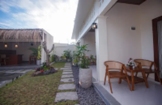 Nona Village by Reccoma Hotel berhampiran Pura Dalem Sidan