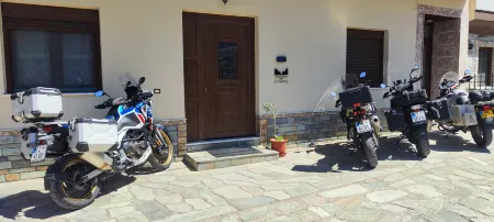 Theofania's Marble House Meteora Отели рядом с достопримечательностью «Монастырь Святой Троицы»