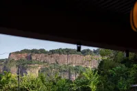 Isle Sojourn & Light Seek B&B (Waterside Danxia Branch, Danxia Mountain National Scenic Area)​ - Romantic