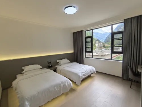 Qimeng Mountain Lodge