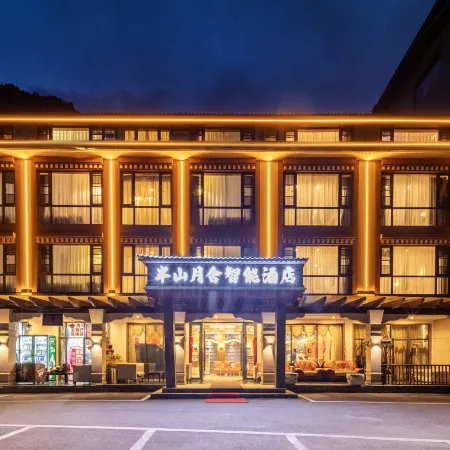 Banshan Yueshe Theme Art Holiday Hotel