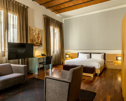 Mercer House Boria Hotels near Picasso Museum