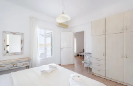 Yakinthos Residence