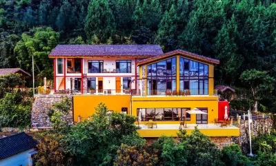 Jianshan Xihua Garden Hotels near Twelve Peaks of Wushan Mountain