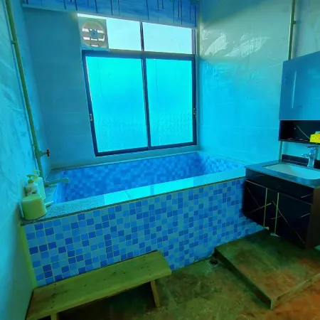 Guanhege True Hot Spring Inn