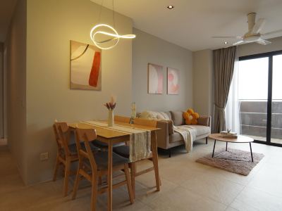 Lumi Tropicana by The Luxe