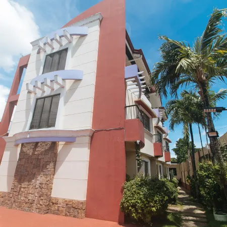 RedDoorz @ Yssa Ademar near Robinsons Jaro