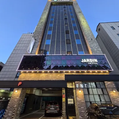 Yeongdeungpo Jardin Hotel Отели рядом с достопримечательностью «Парк Йоидо»