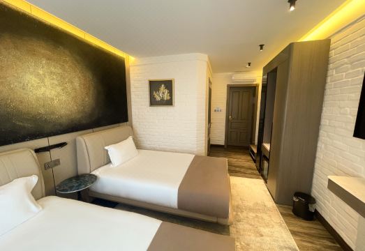 호텔 내부 비교 사진