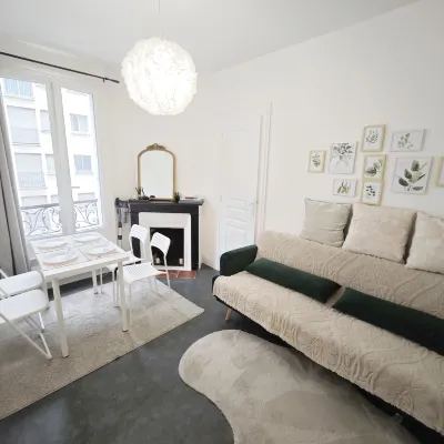 Beaugrenelle 1-Min Walk Elegant 2P Flat Hotels near Passy Metro Station