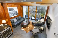 Miya Townhouse by Reflections