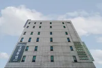 Ansan Luem Hotel - Motels