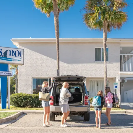Fin's Inn & Suites