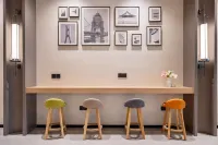 Yangzhou Slender West LakeQingman Hotel