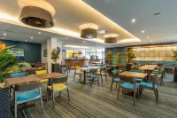 Holiday Inn Express LONDON - HEATHROW T5 by IHG